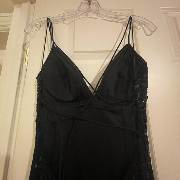 Sherrie Hill black Prom dress 54329 Beaded gown with deep 
V-neckline Sz2 Black - Picture 14 of 16